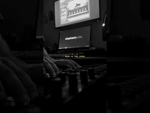Misty, Ella Fitzgerald. Piano and vocals cover. #pianoday practice. #pianoandamicrophone #music