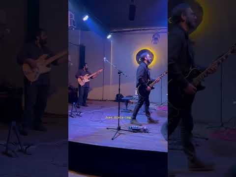Troubling improve solo #abubakarzahid #guitar #guitarsolo #live